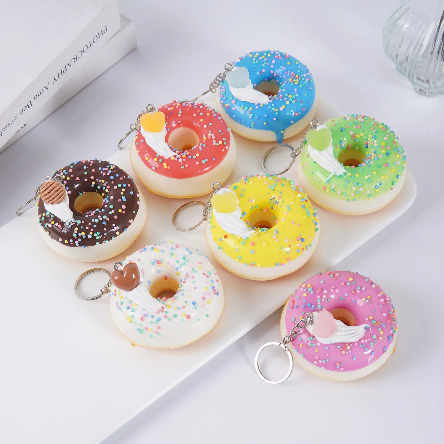 Donut-Imitat-Dessert-Schlüsselanhänger für den Telefonanhänger, Mini-Snack-Anhänger, Taschenanhänger, Weihnachtsgeschenke für das neue Jahr Image