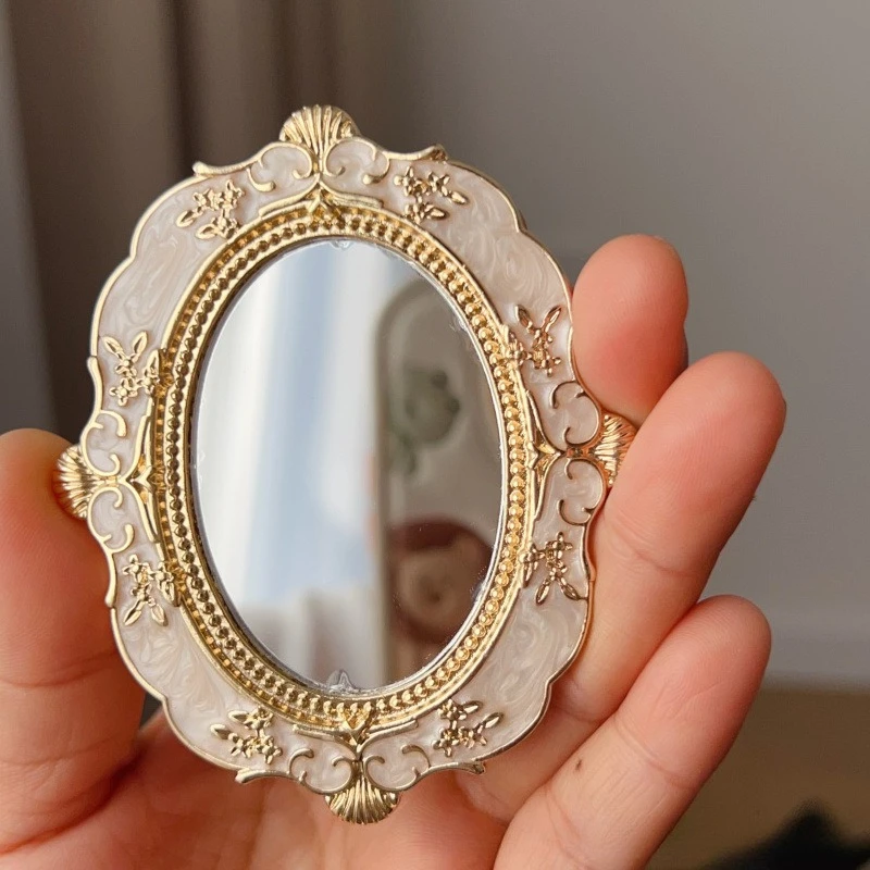 Retro-Handspiegel im europäischen Stil mit goldenem Relief, Make-up-Spiegel, tragbar, für Zuhause, Ethno-Stil, Dekoration, Atmosphäre, Spiegel im Hofstil