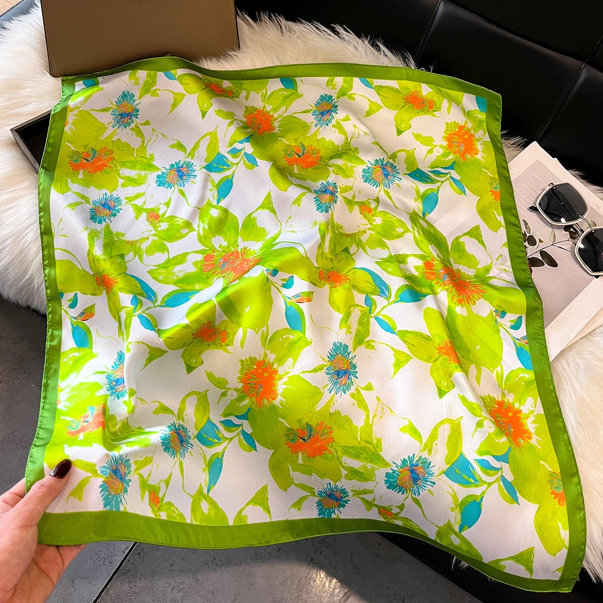 Frühlings-Seidenschal für Damen, Luxuriöser Blumendruck, Weicher Satin-Kopftuch, Haarband, Halstuch, Kopftuch, Damen-Stirnband, Foulard, Taschenband Image