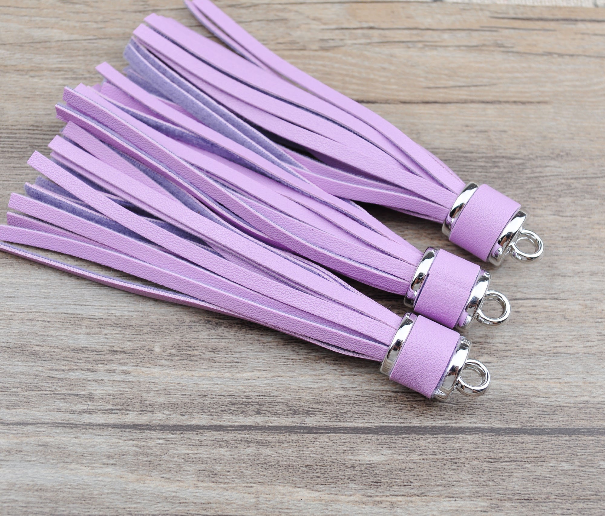 Nappa in pelle PU da 10 cm per portachiavi, 1 nappa fatta a mano viola chiaro, nappa per borsa, nappa con cappuccio argentato, decorazione fai da te c