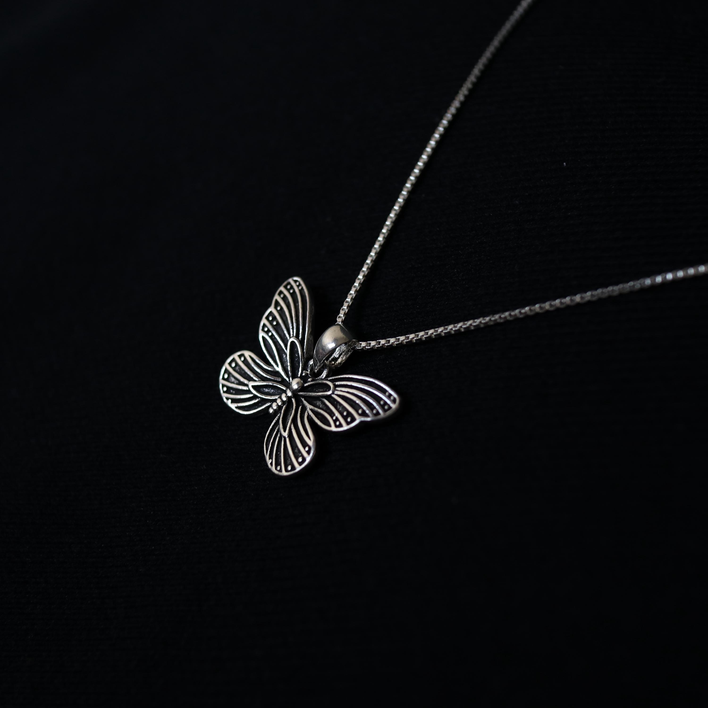 Collana a farfalla in argento sterling 925, ciondolo rotondo con motivo a farfalla, ciondolo in argento, ciondolo a farfalla, gioielli a farfalla, reg