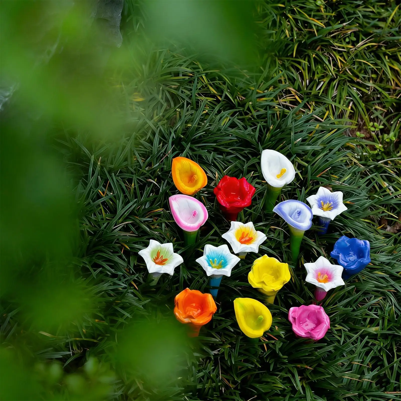 Bienen-Tränke für den Garten, 5 Stück, Harz-Insekten-Hydrationsstation, Bienen-Trinkbecher in Blumenform, polliniererfreundliches Zubehör Image