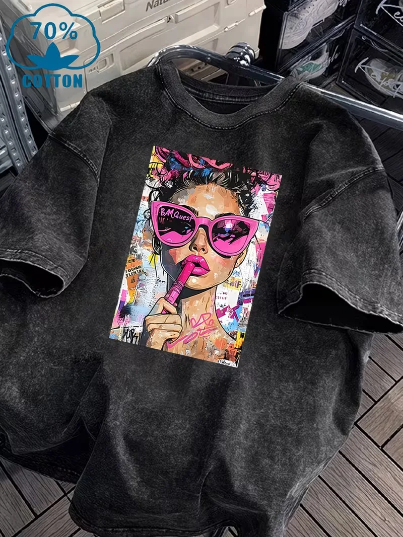 Vintage Rote Lippen Kiss Me Rose Zeitungs- & Pop-Art-Mädchen Grafik Acid Wash T-Shirt Übergroßes Streetwear Casual Oberteil für Damen