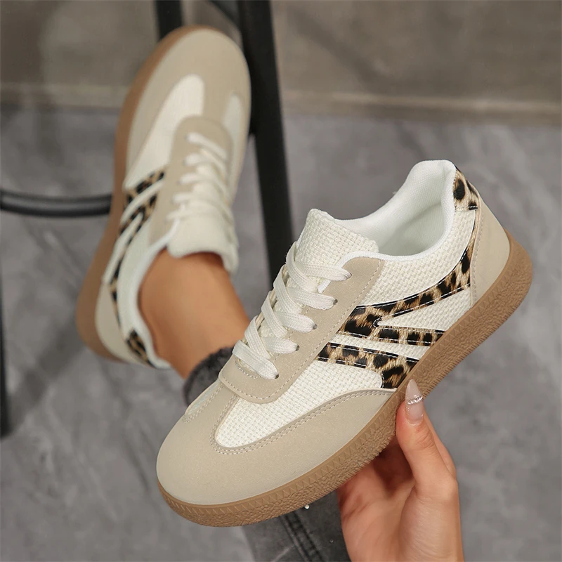 Klassische Freizeit-Sneaker für Damen, flache Schuhe, bequeme, atmungsaktive, vulkanisierte Schuhe, Damen-Trainer, leichte Damen-Sportschuhe