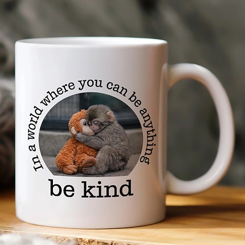 Sii gentile - Tazza da caffè divertente Baby Punch Monkey Meme tazza da caffè Meme Protect Punch Monkey Meme regalo per amanti degli animali tazza da caffè divertente per amici e colleghi tazza in