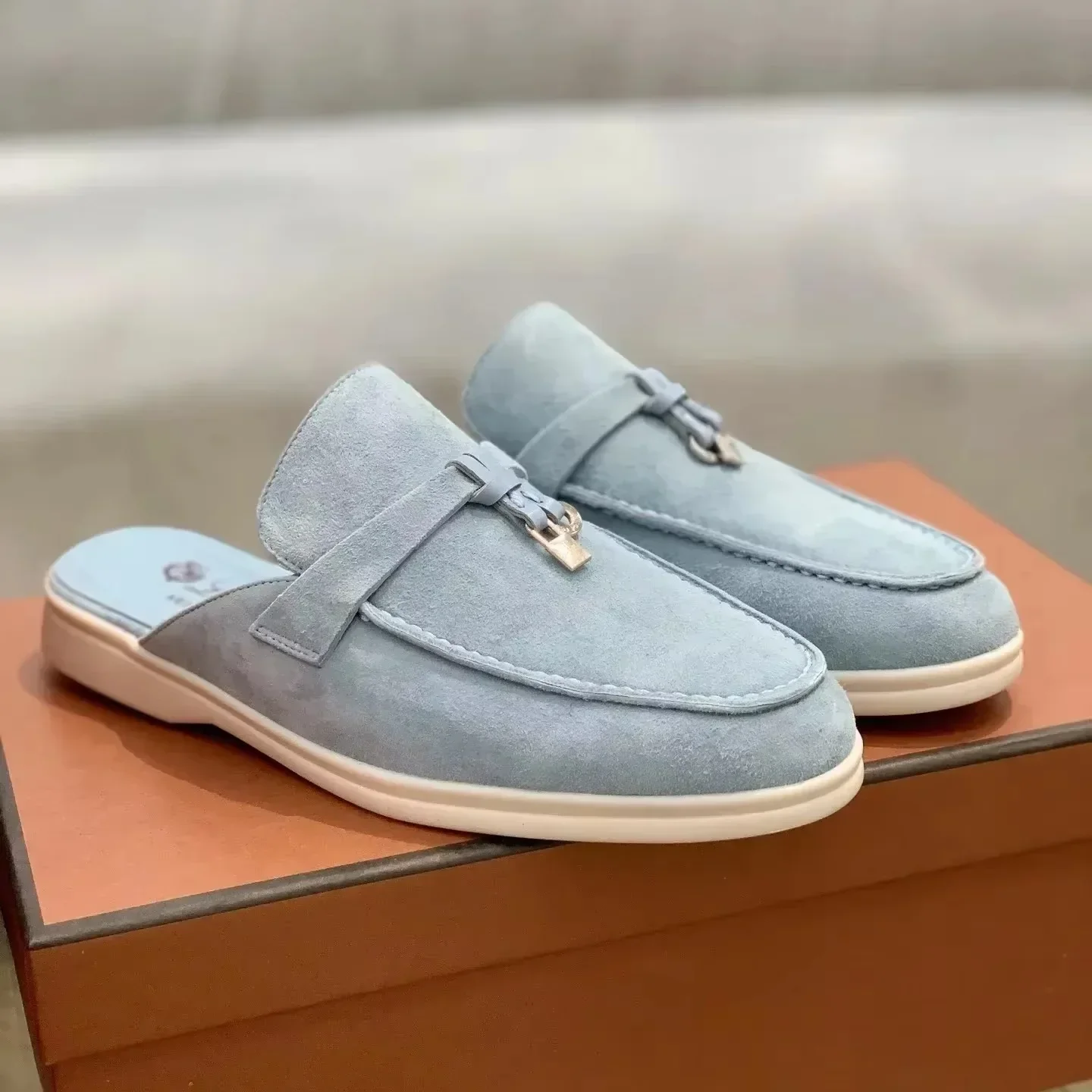 Neue klassische Freizeitschuhe im britischen Stil, flache Schuhe für Paare mit Metall-Quasten, Damenschuhe, Damenschuhe