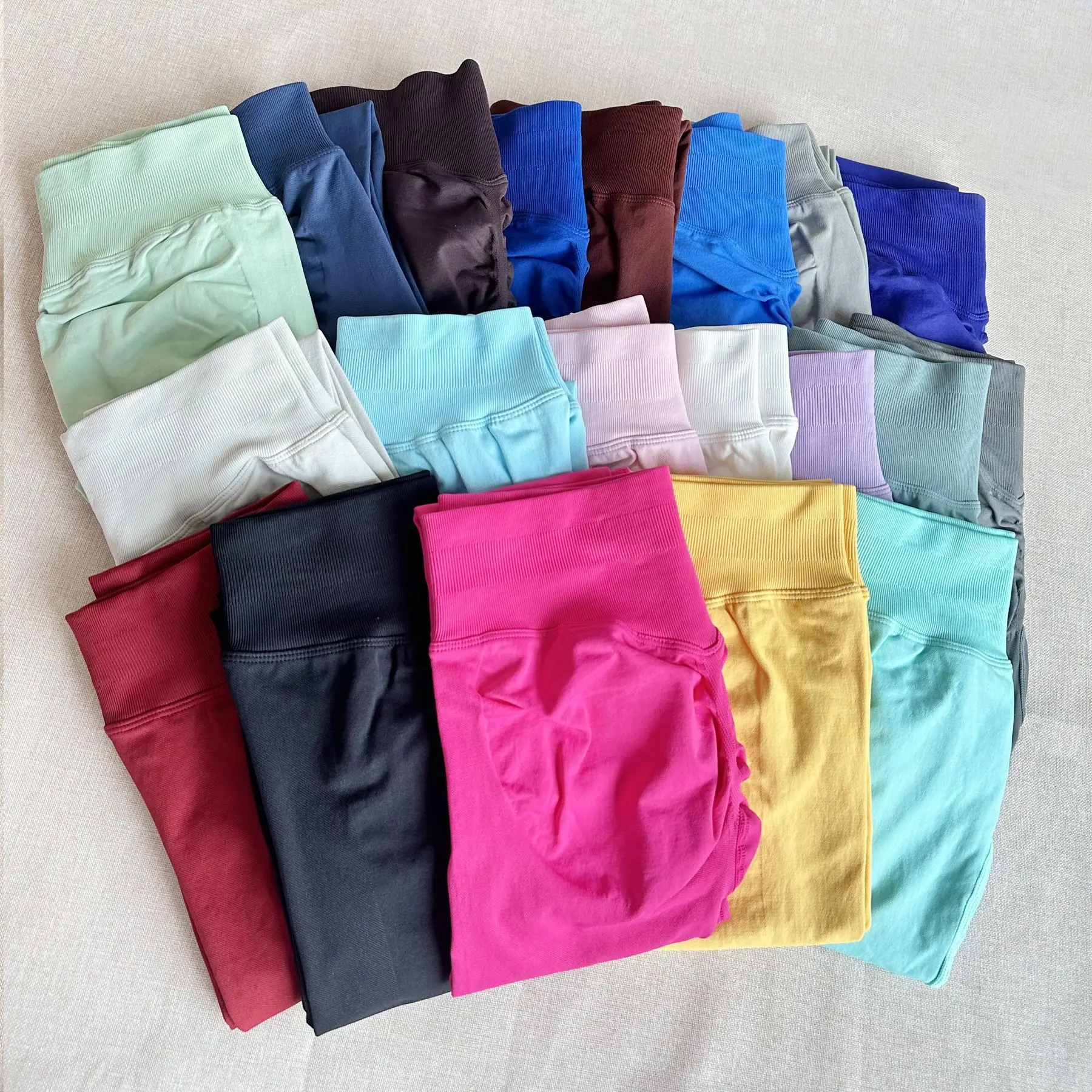 Neue Farbkontrast-Yogahose mit Hoher Taille für Damen, Pfirsich-Hüft-Sportleggings für Outdoor, Laufen und Fitness Image