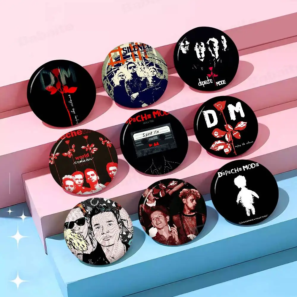 Band D-DEPECHE M-MODE Coole neue Broschen, weicher Button-Pin, lustiges, albernes Gnarpy auf einem Skateboard, Meme-Abzeichen, Gamer-Kollektion, Geschenke