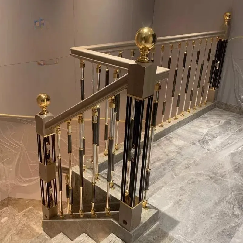 Modernes Treppengeländer aus Aluminiumlegierung für den Innenbereich, minimalistisches, leicht luxuriöses europäisches Säulengeländer für den Haushalt im Landhausstil. Image