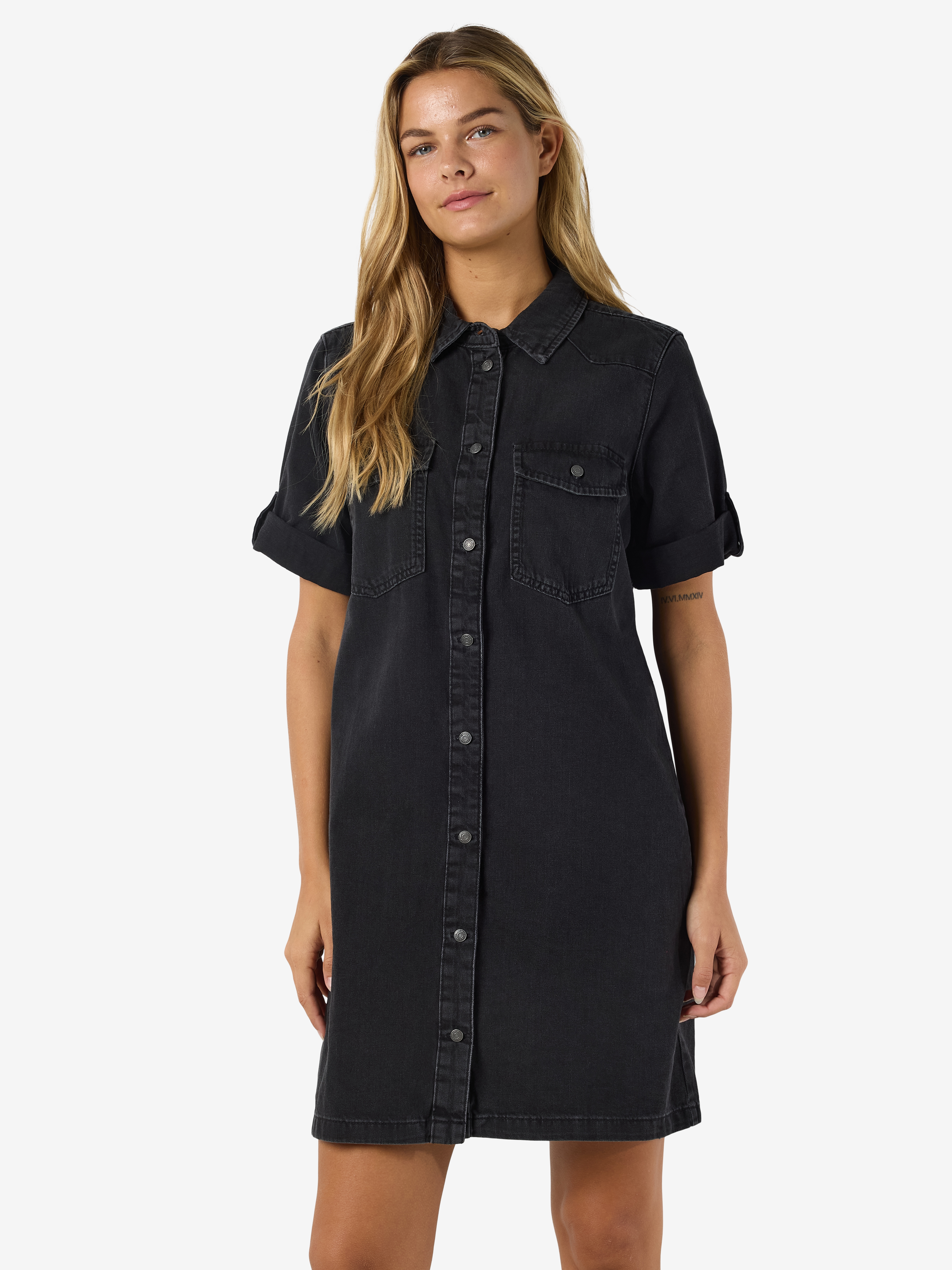 Jeanskleid NOISY MAY "NMNEW SIGNE S/S DENIM DRESS WG001BL NOOS", Damen, Gr. S, N-Gr, schwarz, Denim/Jeans, Obermaterial: 100% Baumwolle, unifarben, Kleider