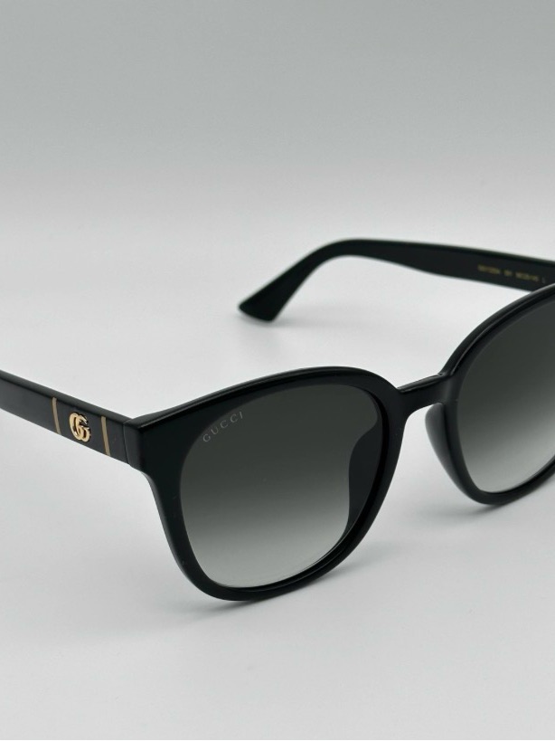 Gucci Accessories | Gucci Oversized Sunglasses With Gold Gg Accent | Color: Black/Gold | Size: 5620-145