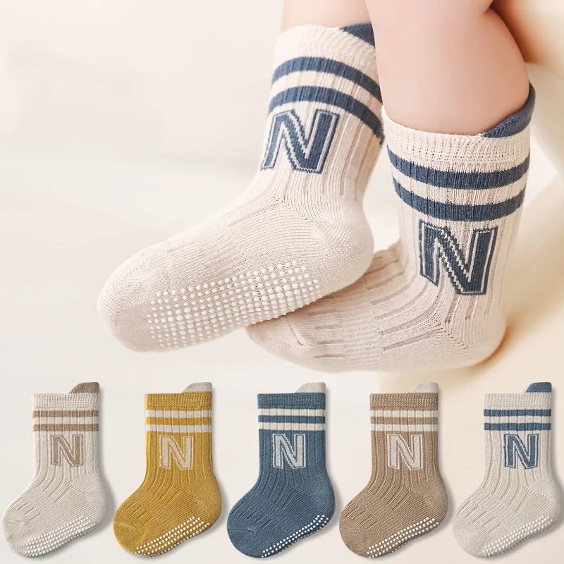 3 Paare/los kinder Socken Für Jungen Mädchen Baumwolle Brief Kinder Socken Casual Sport Mädchen Junge Kleinkind Baby Boden Kurze socke Nicht-slip Image