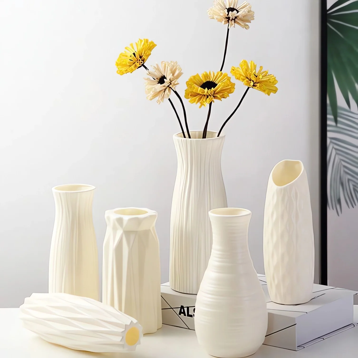 Nordic Kunststoff Vase Einfache Kleine Frische Blumentopf Lagerung Flasche Für Blumen Wohnzimmer Moderne Hause Dekorationen Ornamente Image