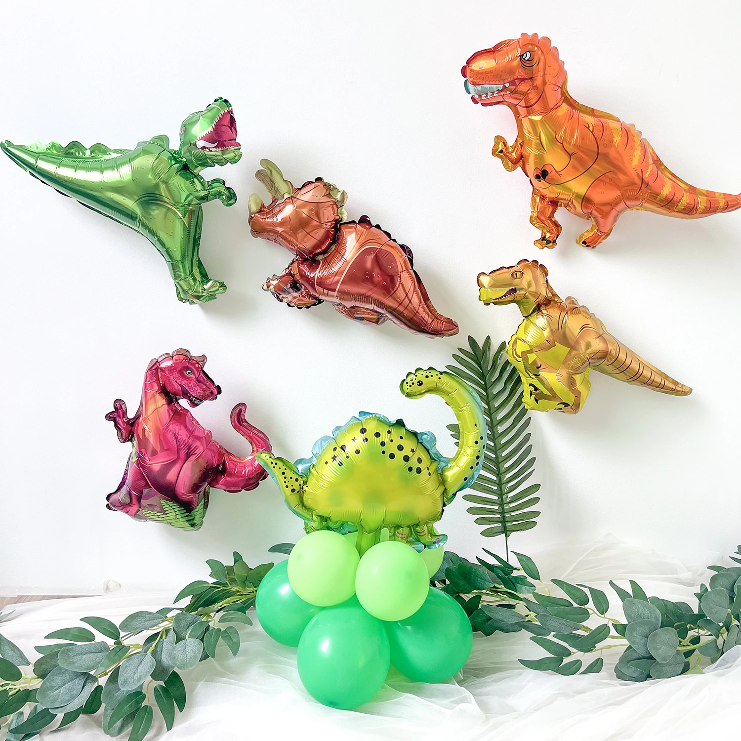 6-teiliges Dinosaurier-Ballon-Set Tyrannosaurus Rex, Raptor Triceratops, Aluminiumfolienballon, Kindergeburtstagsparty-Dekoration Image