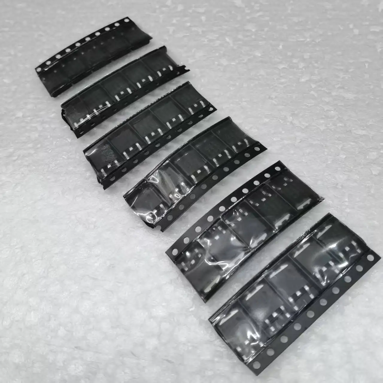 10 stücke/30 stücke 78M05 78M06 78M08 78M09 78M12 78M15 ZU-252 NEUE Drei-terminal spannung regler rohr Image