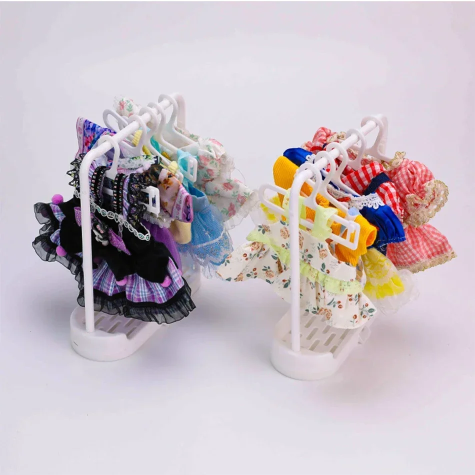 Großhandel Für Labubu Kleiderbügel Rack Für Puppe Kleidung Schuhe Lagerung Rack Kunststoff Zubehör Dekoration Mädchen Geburtstag Geschenk