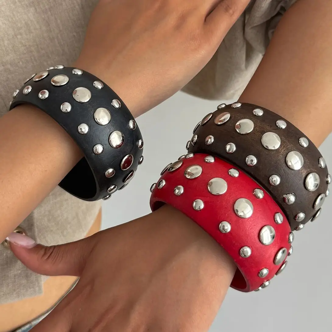 PuRui Übertreibung Kreativer Rot Schwarz Holz CCB Chunky Armreif für Frauen Vintage Punk Stapelbarer Breiter Armreif Grunge Schmuck