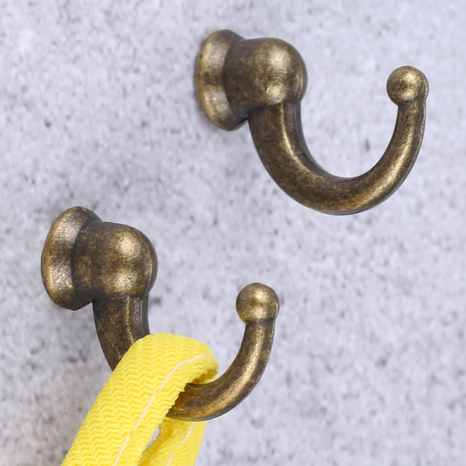 2 Stück Antik Bronze Wandhaken Türhänger Haken Vintage Badezimmer Küchenmöbel Hardware mit Schrauben