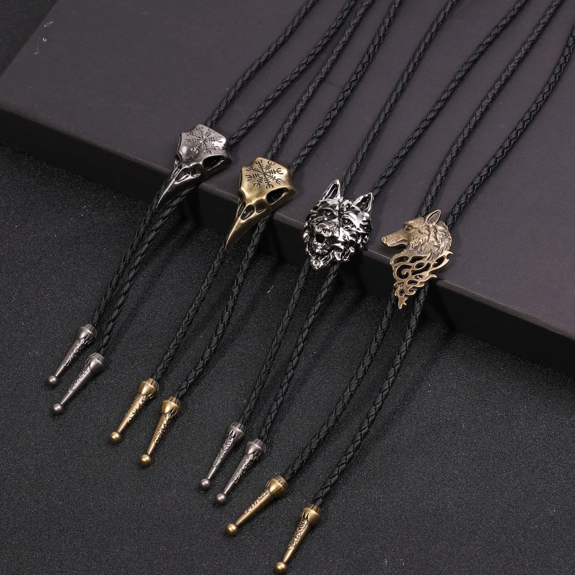Rabe Wolfskopf Legierung Bolo Krawatte Gothic Western Stil Halskette für Männer Halloween Kostüm & Cowboy Party Zubehör Einzigartige Geschenke