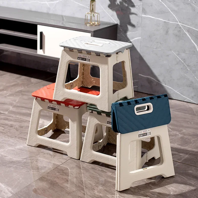 Neuer kleiner Plastik klapp hocker Kinder tragbarer Plastik hocker zusammen klappbarer Stuhl sicherer Picknick-Hands chritt garten hocker im Freien