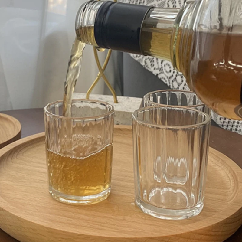 71 ml/80 ml/90 ml Luxus Weingläser mit dickem Boden, kleine Kapazität, Whisky-Brandy-Gläser, Party-Cocktailglas, elegante Glaswaren Image