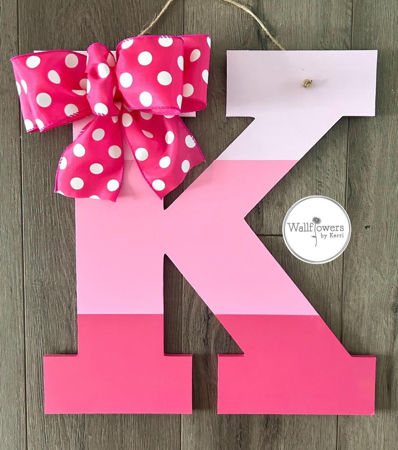 Appendino per porta con monogramma - Targa per porta con iniziale personalizzata - Decorazione murale per cameretta dei bambini - Appendino per porta