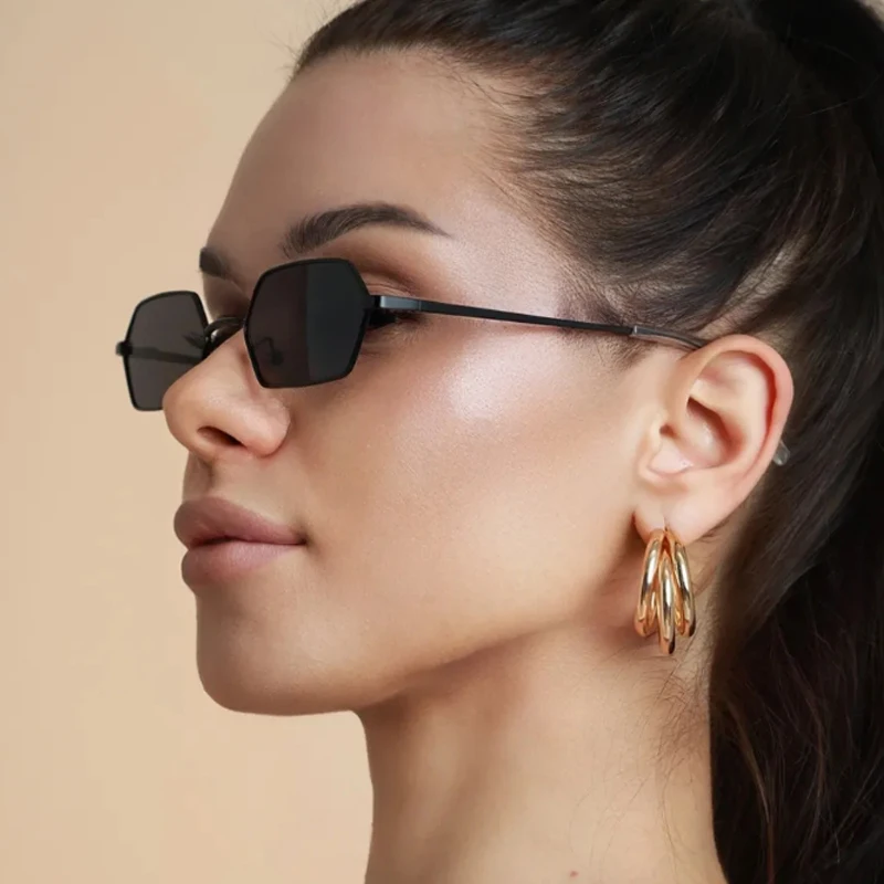 Nuovi occhiali da sole poligonali con montatura piccola personalizzati Occhiali da sole quadrati da donna retrò Occhiali da vista per fotografia di strada da uomo di moda