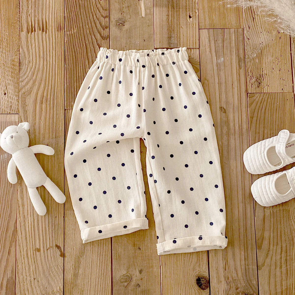 Bio-Baumwoll-Babyhosen, lässige Kinderhosen, lockere Hosen für Kleinkinder, Mädchen, gepunktete Frühlingshosen, süße Babykleidung, Laternenhosen Image