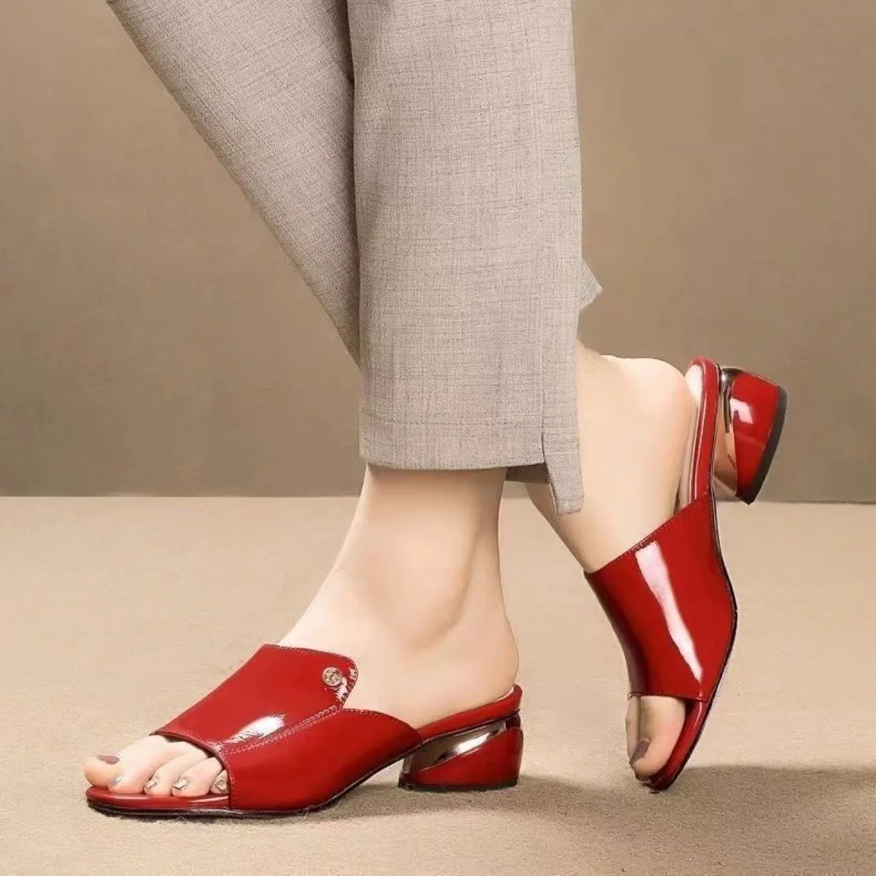 Damenschuhe, modisch, rot, sexy Damen-Hausschuhe, 2026, weiches Leder, bequeme Damensandalen, geeignet für Mädchen, Pantuflas Mujer