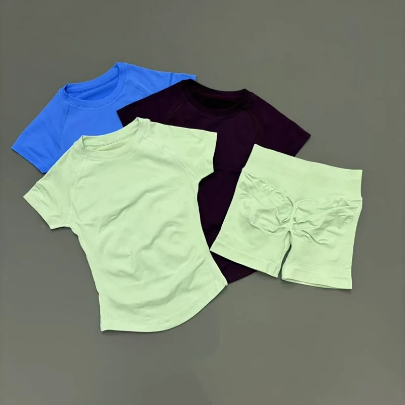 Ensemble de sport 2 pièces pour femme : haut de yoga à manches courtes sans couture et pantalon de fitness froncé pour le Pilates et l'entraînement en salle de sport