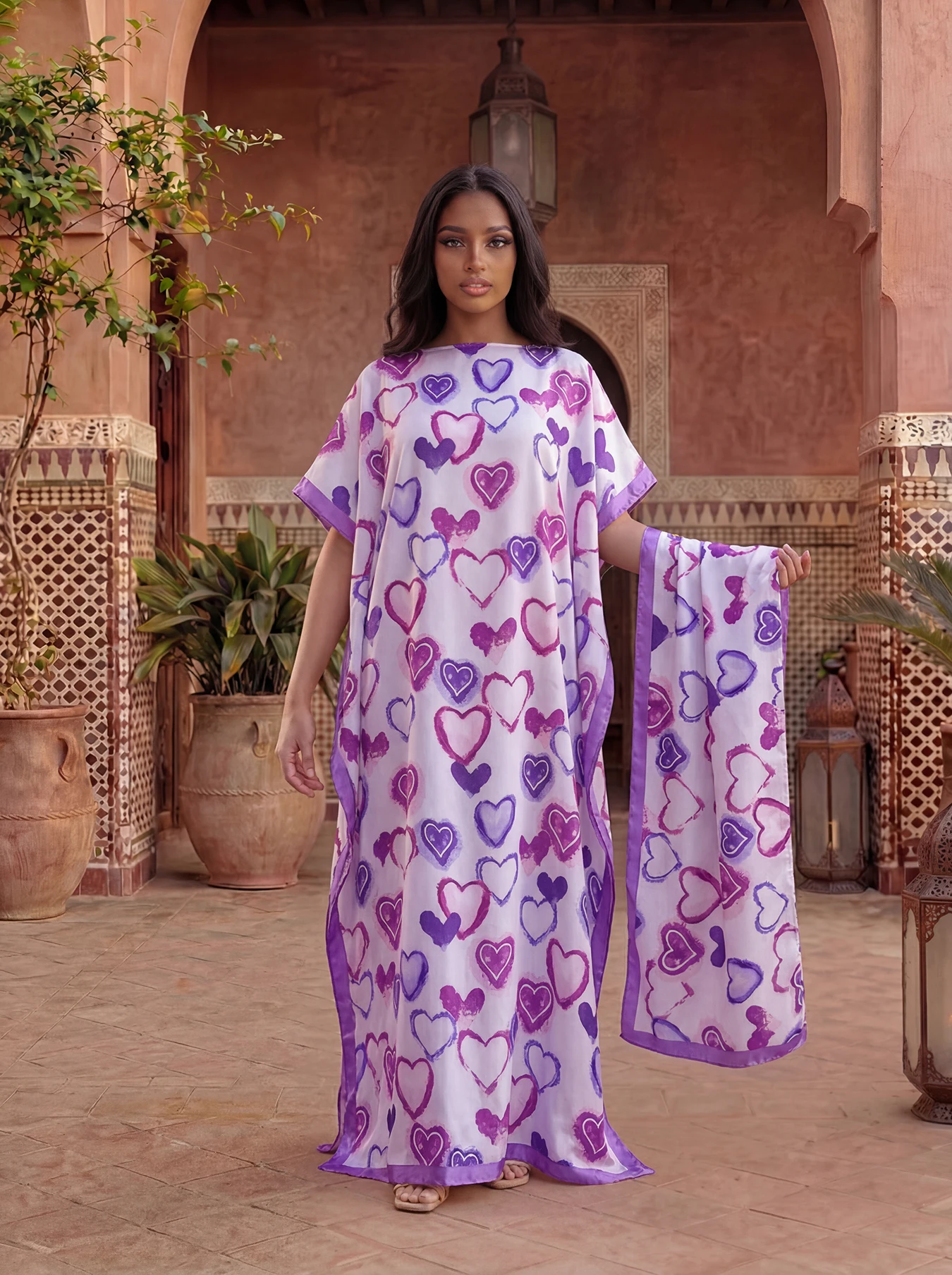 Sommer-Kurzarm-Baumwoll-Abaya für Damen mit Goldprägung, lockeres Maxi-Islamisches Afrikanisches Kleid mit großem Schal aus der Dubai-Kollektion Image