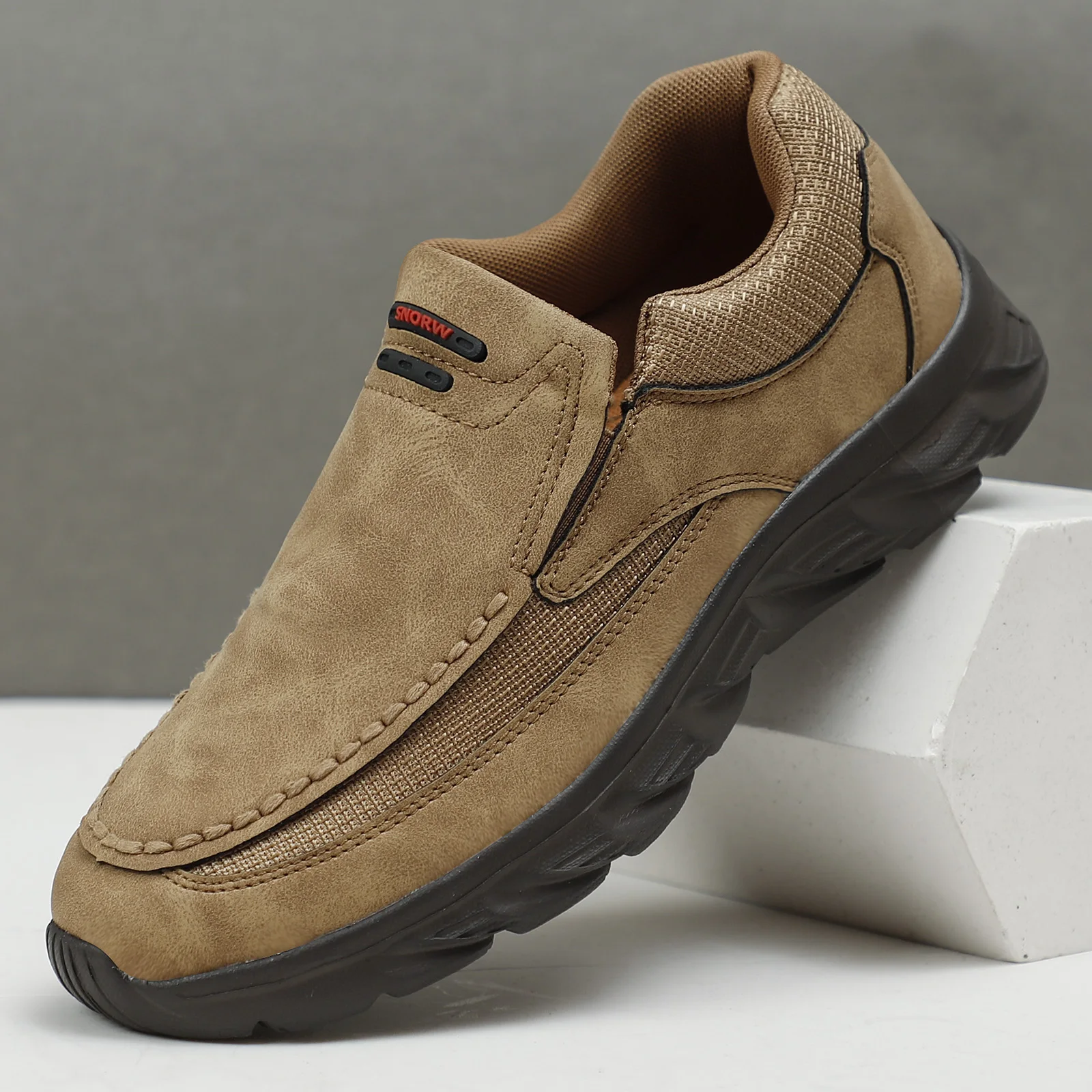 Leder-Herren-Loafer, bequeme, atmungsaktive Herren-Freizeitschuhe, Slip-on-Bootsschuhe, leichte, rutschfeste Herren-Wanderschuhe Image