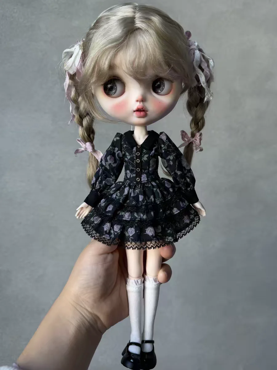 Blythe OB24 Größe Babykleid Weiß/Schwarzes Spitzenkleid Langarm-Tortenrock 19 Gelenke Tragbarer Azone Blumenrock