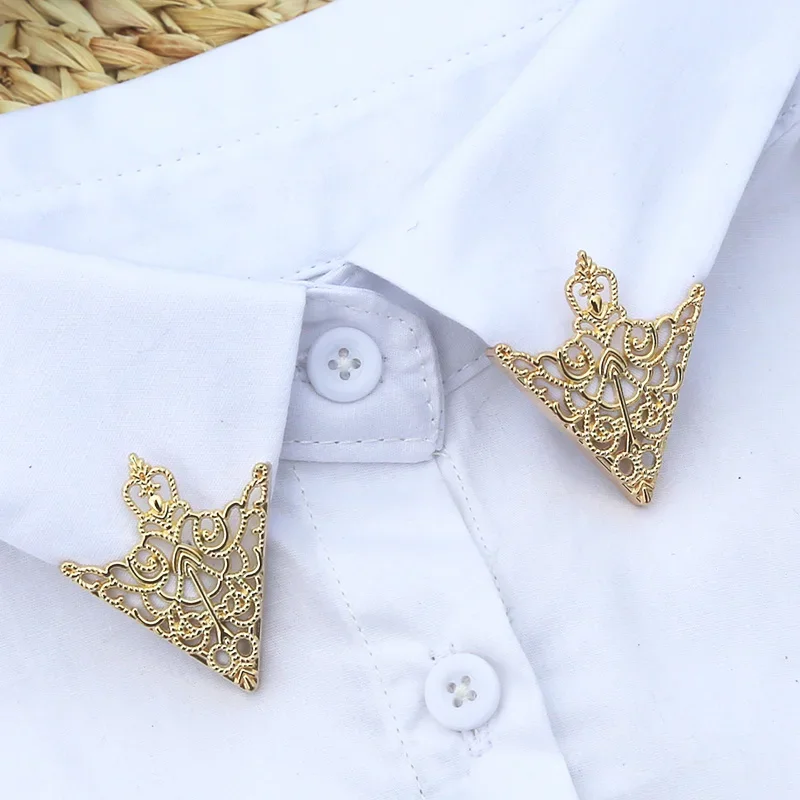 Vintage Dreieck Hemd Kragen Pin Kragen Brosche frauen Brosche Aushöhlen Metall Brosche Kleidung Dekorative Pin Mode Schmuck Image