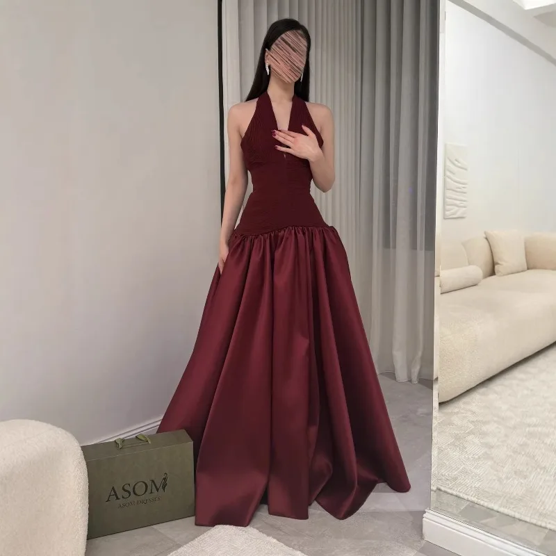 Elegantes Burgunderrotes Neckholder-Abendkleid für Damen, Bodenlang, Plissiertes Oberteil, Satin A-Linie Maxikleid für Hochzeit, Party, Abschlussball, Gala Image