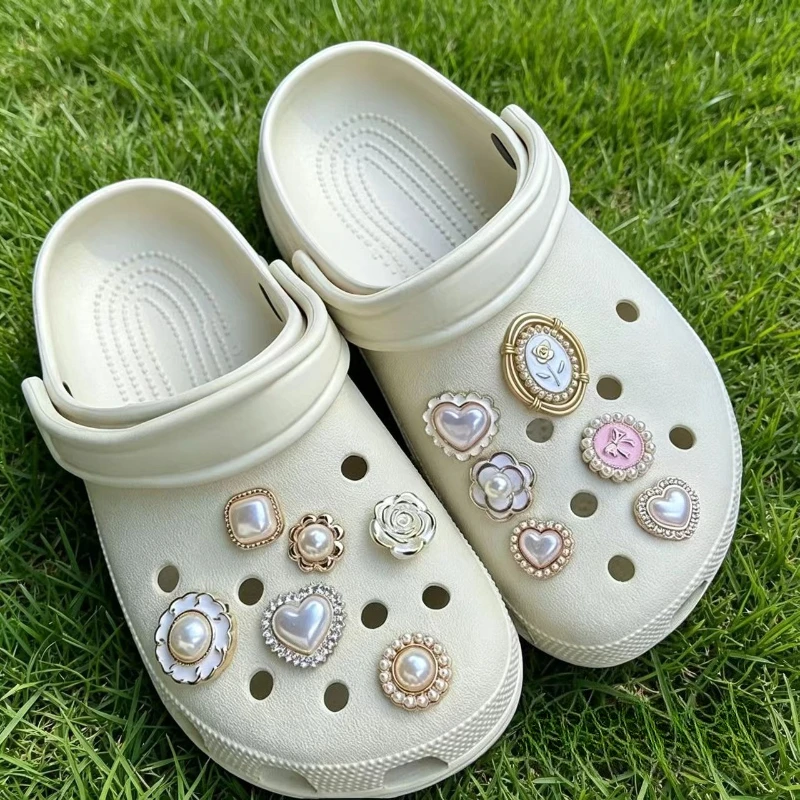 Trendige Schuh-Charms zum Selbermachen: Perlen, Diamanten, Rosen-Design, Abnehmbare Schnallen-Charms für Schuhe