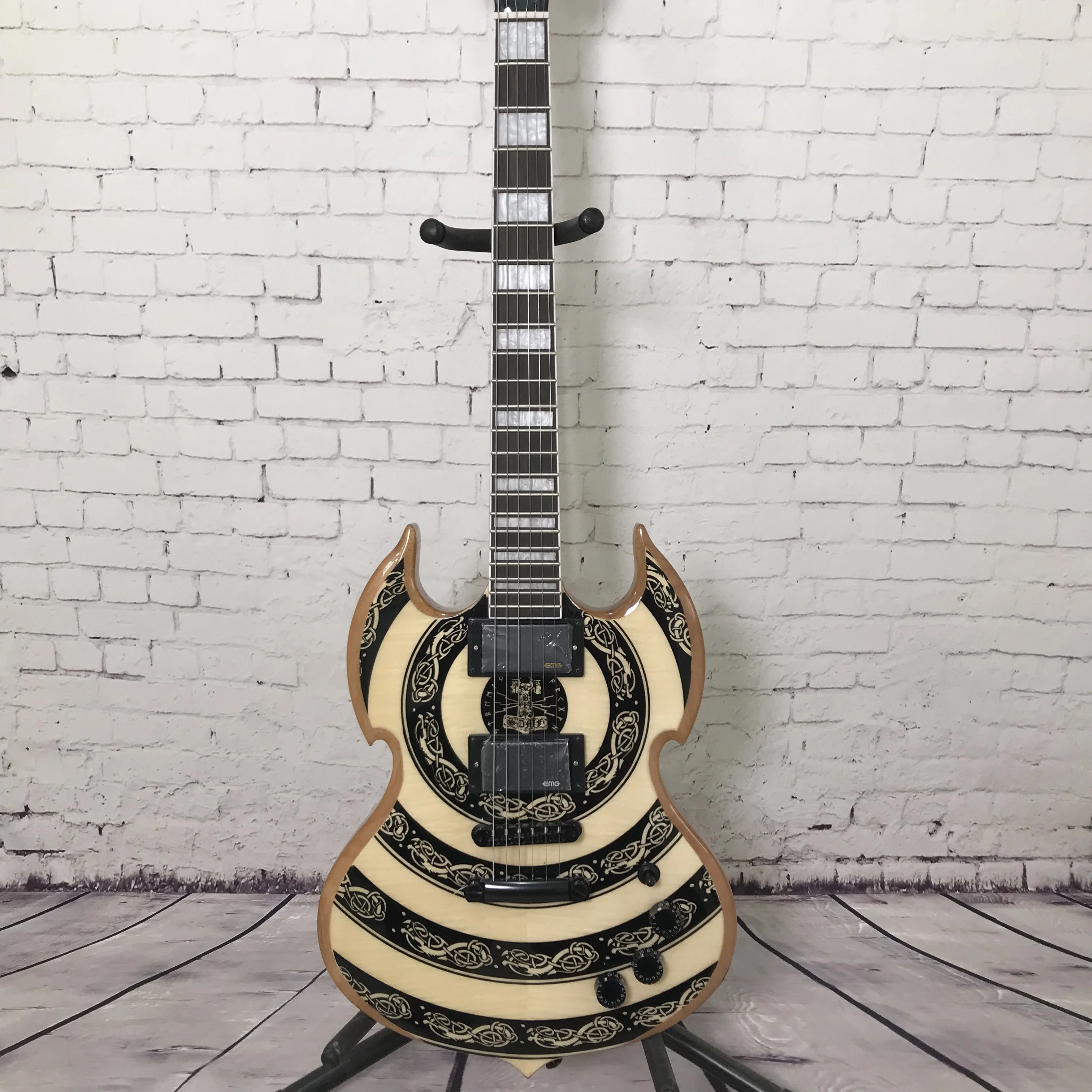 Naturholz mit schwarzem Muster, individuelle Grafik, Humbucker-Tonabnehmer für E-Gitarre, kostenloser Versand Image