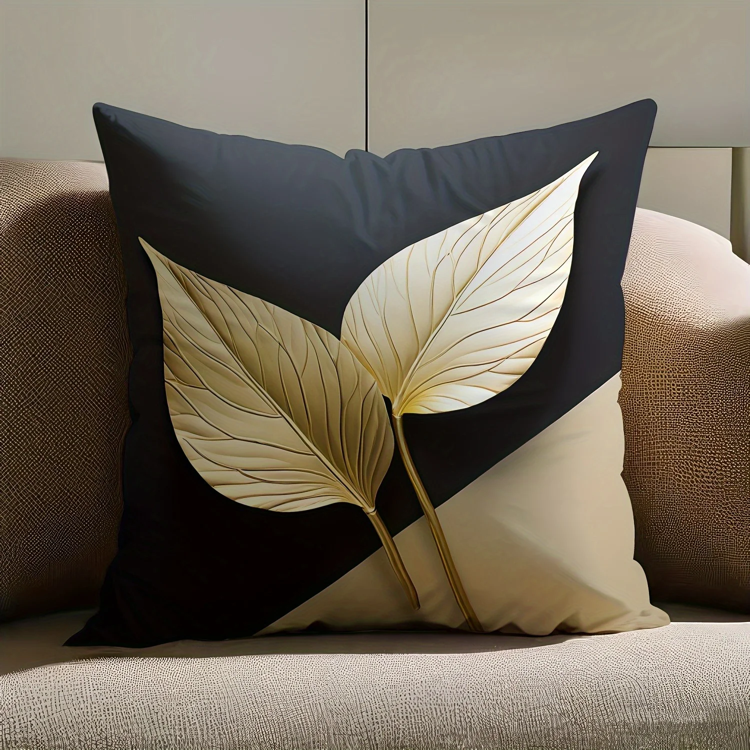 Schwarz-Gold Blattmuster Kissenbezug Moderner Abstrakter Botanischer Druck Dekorativer Kissenbezug für Glamouröses Wohnzimmer Wohndekor Image