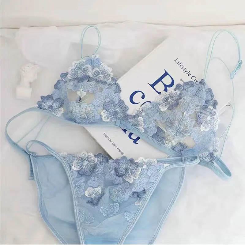 Eleganter französischer Triangel-BH mit Stickerei, kabellos, Push-up, atmungsaktiv, Sommer-Bralette für zurückhaltende Frauen, Alltagskleidung, Größen 32-38, BH und Höschen
