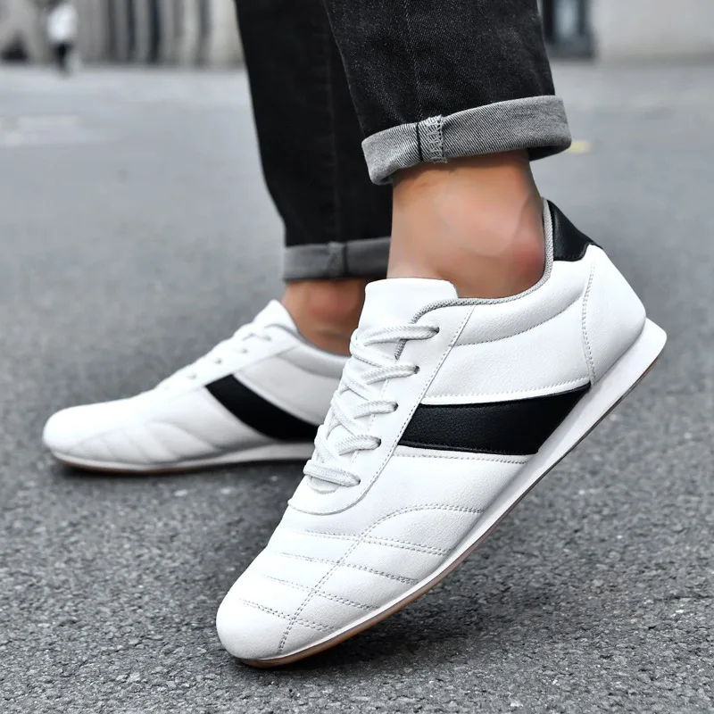 Outdoor Casual Sneakers Herrenschuhe Rutschfeste Low-Top-Sportschuhe Herren Schnürschuhe Bequeme, weiche, atmungsaktive Schuhe für Herren