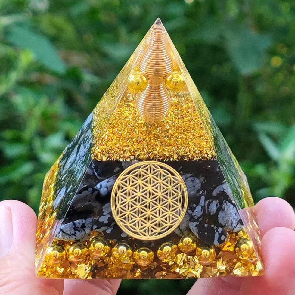 Pietra naturale cristallo di ametista Generatore di energia Piramide di orgone per la protezione dell'energia elettronica Guarigione meditazione chakra di cristallo di orgonite