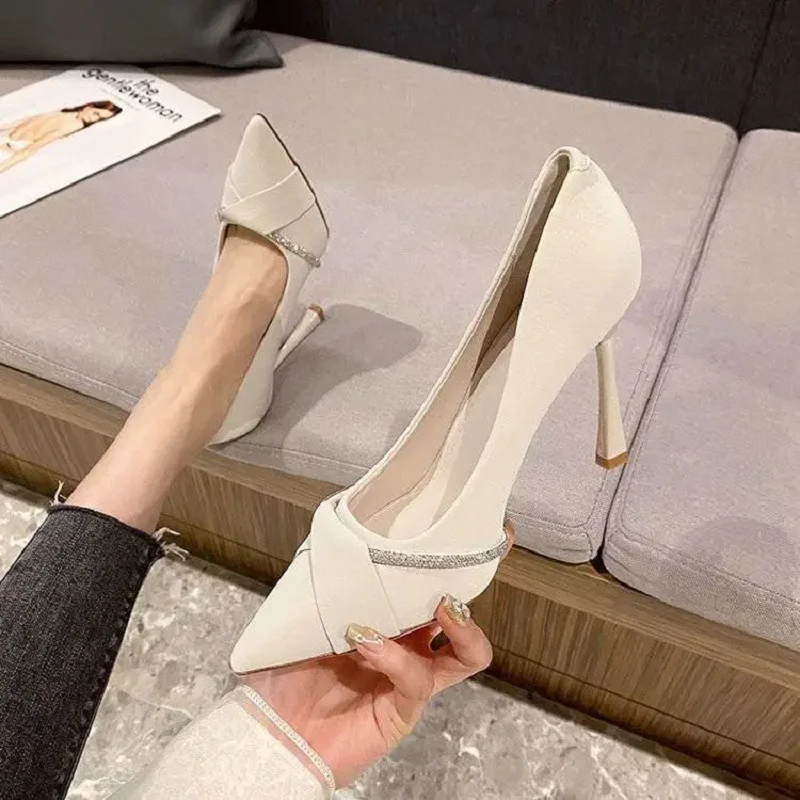 Zapatos de Mujer Damen-Schuhe, niedlich, süß, beige, hochwertige Frühlings-Slip-on-Schuhe mit Stiletto-Absatz, klassische schwarze Komfort-Pumps für Damen, B638