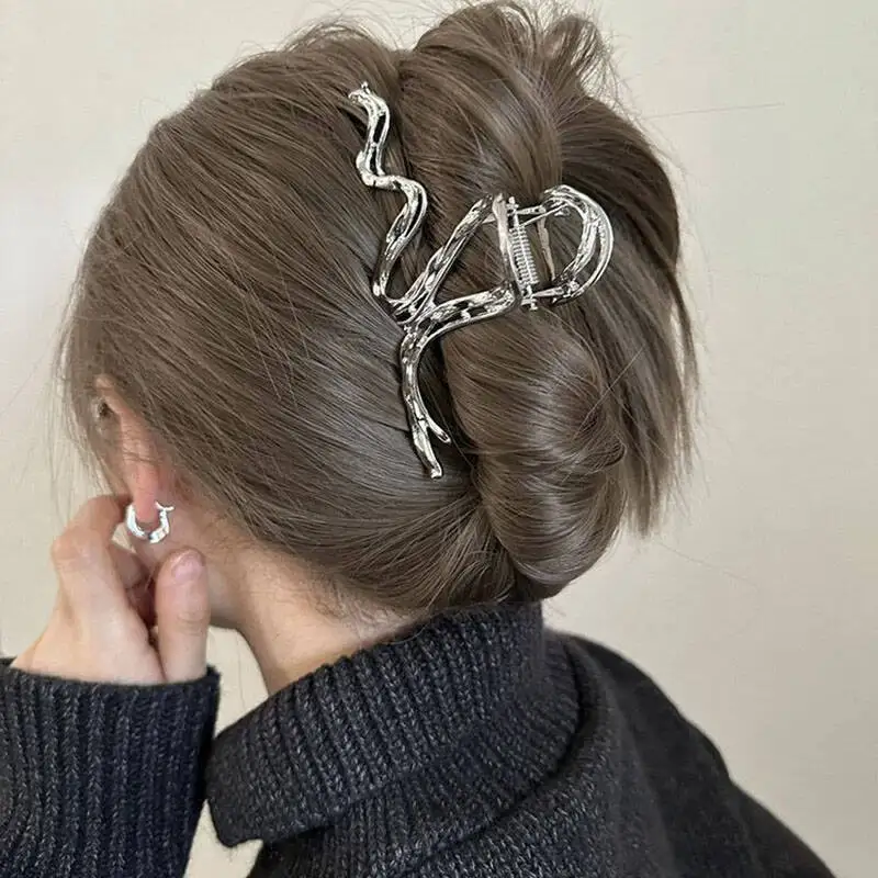 Einzigartige Metall Unregelmäßige Shark Haar Klaue Trendy Punk Schwarz Silber Farbe Haar Krabbe Clip Clamp Frauen Haarnadel Koreanische Haar Zubehör