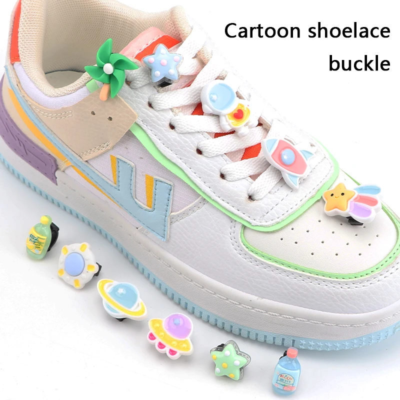 1Pcs Neue Schnürsenkel Dekorative Clip Schnalle Cartoon Blume Candy Astronaut Spaceman Schuh Charms Dekorationen Schnürsenkel Zubehör