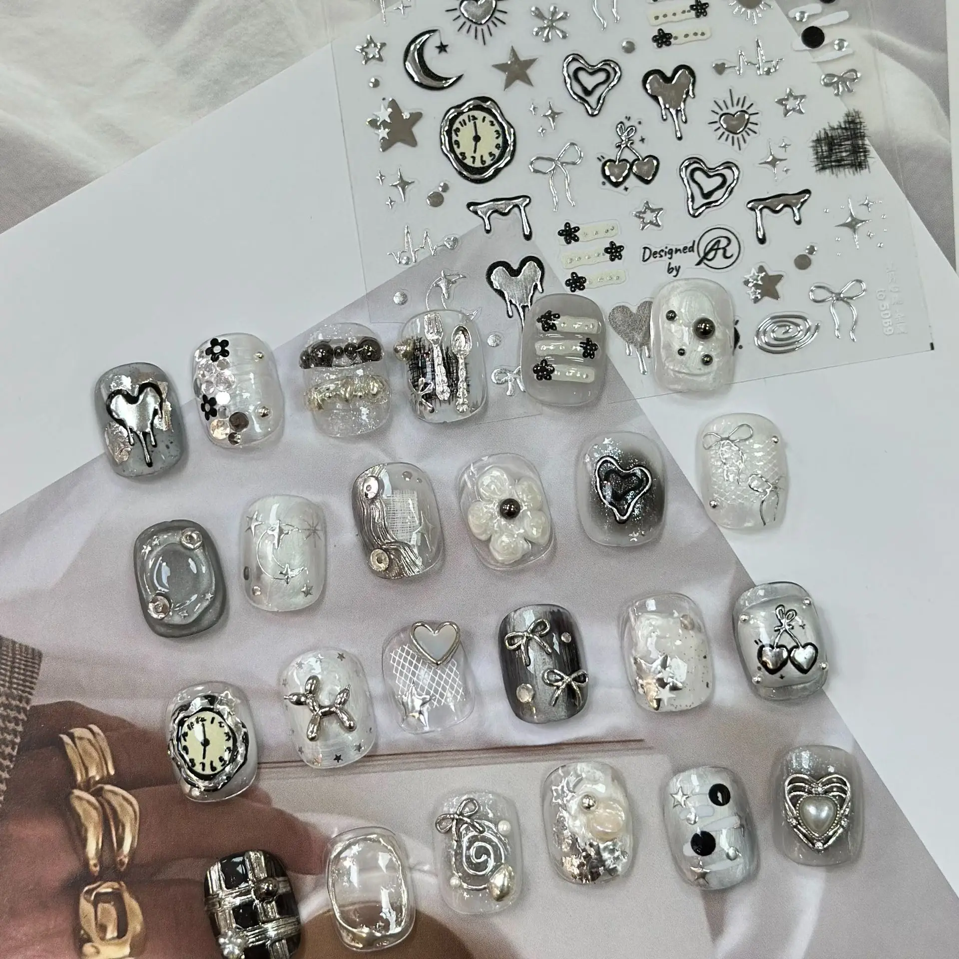 Punk Silber Schwarz Mond Stern Liebe Herz Bowknot Uhr Uhr Kirsche Kristall Strass Spitze Chic Nail art Aufkleber Maniküre Aufkleber