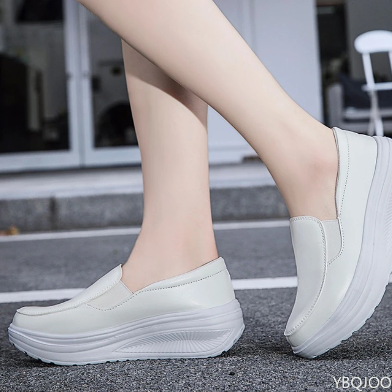Große Größen Frühling und Herbst Mode Neuheit Dicke Sohle Erhöhte Absätze Damenschuhe Krankenschwester Damenschuhe