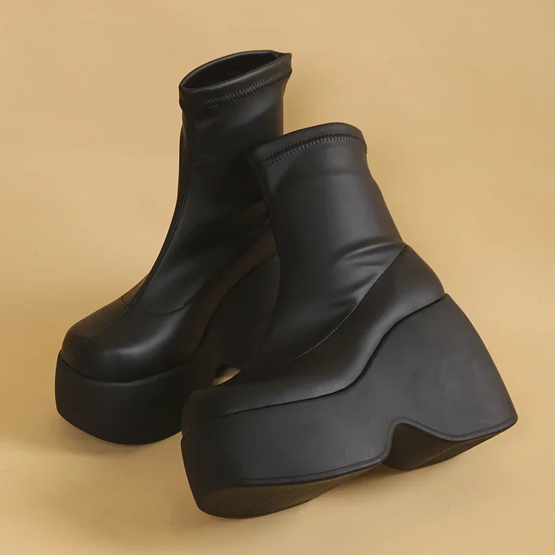 Brandneuer Gothic-Stil, sexy, elegant, klobige Plattform, Damen-Stiefeletten, große Größe 43, bequeme Damenschuhe, Plateauschuhe