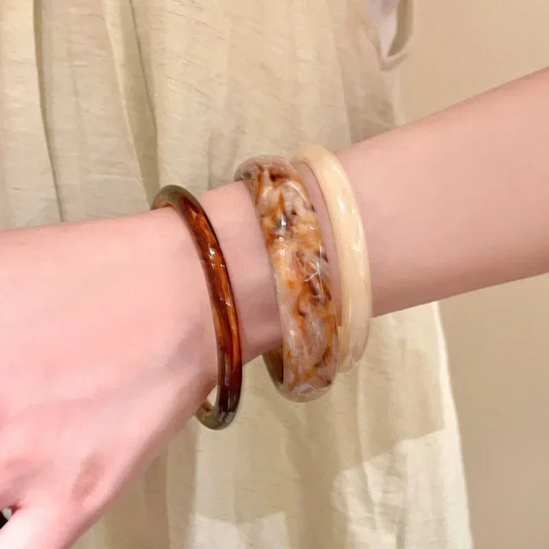 Ferdт Schmuck Vintage Armreif Unregelmäßige Harz Geometrische Armbänder für Frauen Party Geschenke Beliebtes Design Alem Alem Alemку Daug__ Image