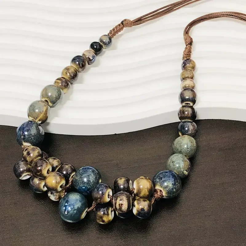 Böhmische handgefertigte Keramikperlenkette – verstellbare Perlen, braune und grüne Töne, Retro-Stil, eleganter Schmuck, geeignet für alle Image