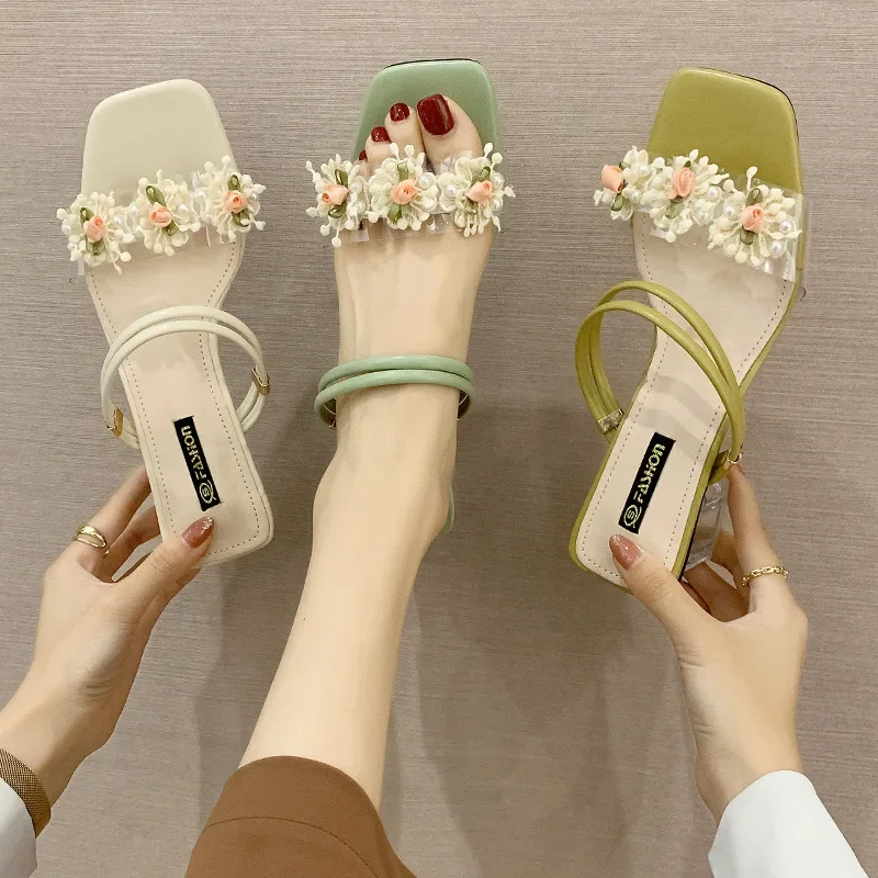 2023 sommer Frauen Hausschuhe Starke Ferse Transparent Damen Schuhe Bunte Nieten Low Heels Mode Sandalen für Mädchen High Heels